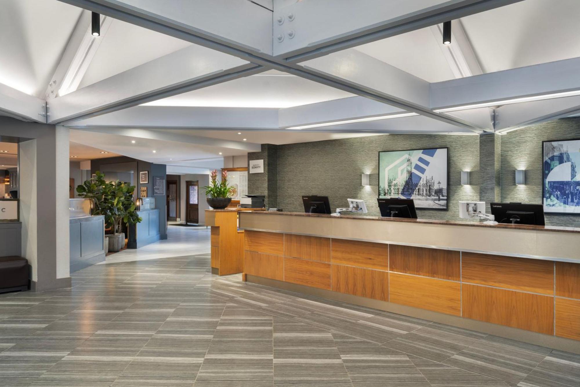 Delta Hotels By Marriott Manchester Airport Hale (Greater Manchester) Exterior foto